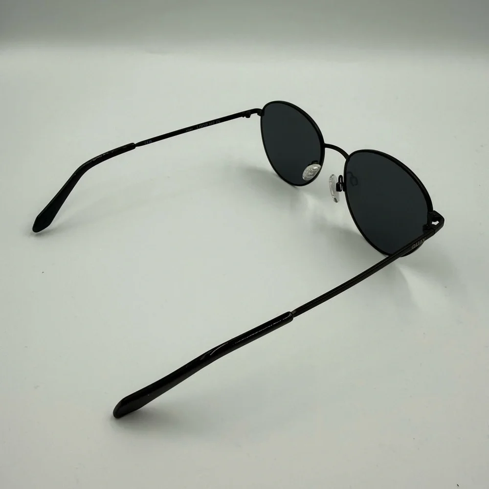 QUAY Australia Loop Me In Sunglasses